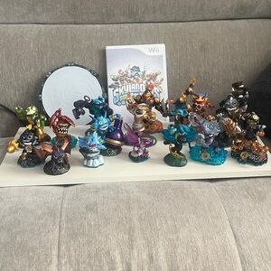 Skylander swap force set with Wii U game and pad